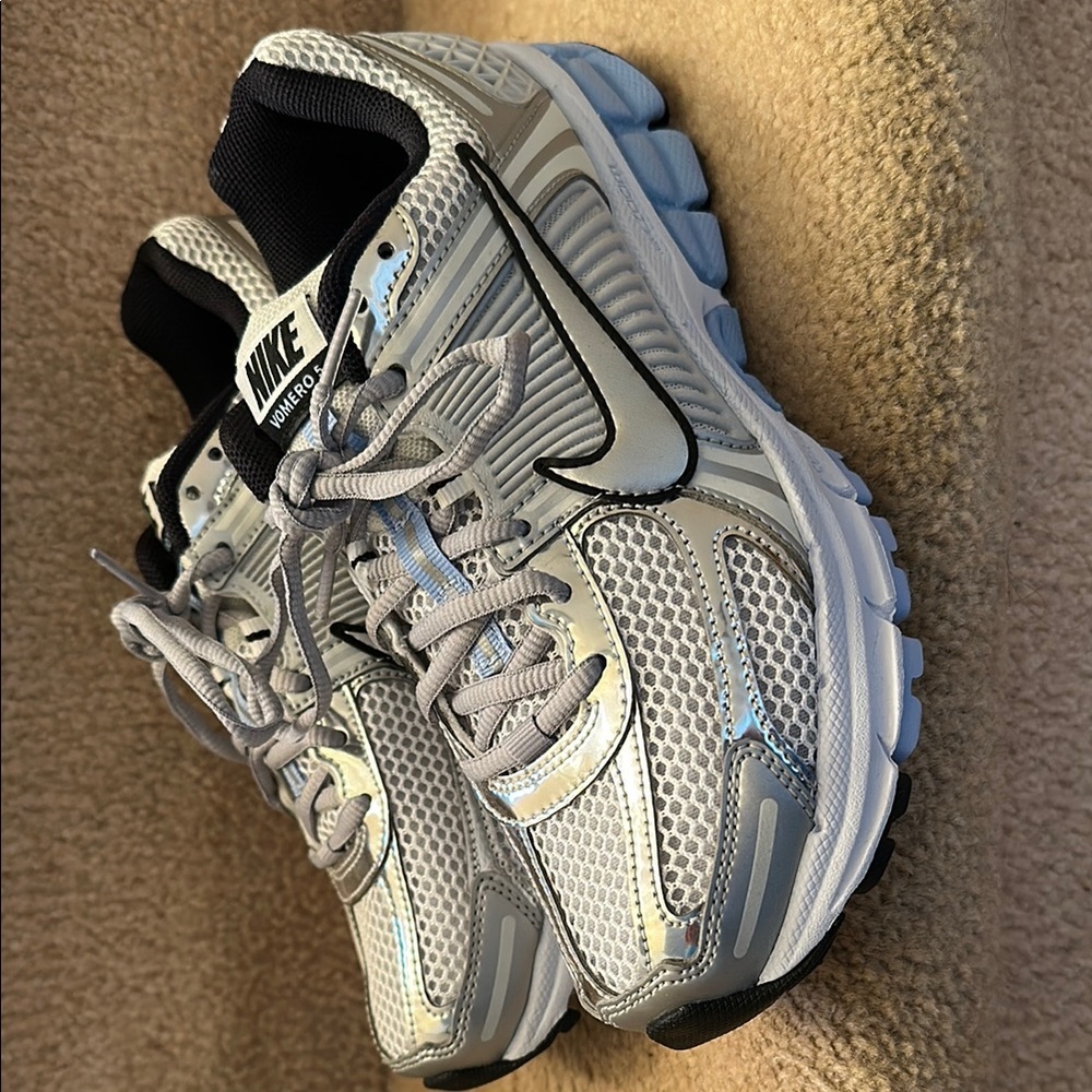 Nike Gray and Black Running Shoes